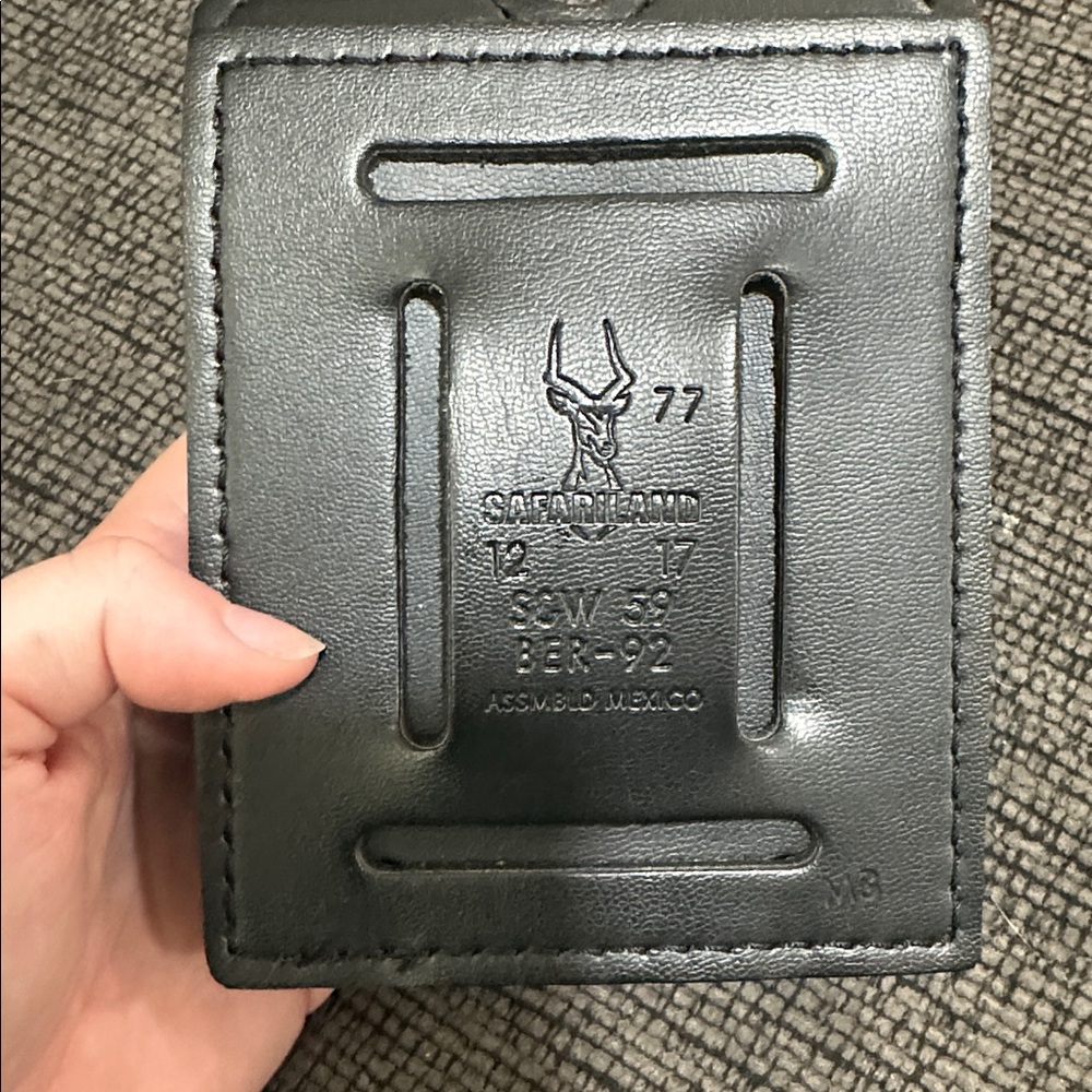 Black Leather Dual mag Pouch - Picture 2 of 2